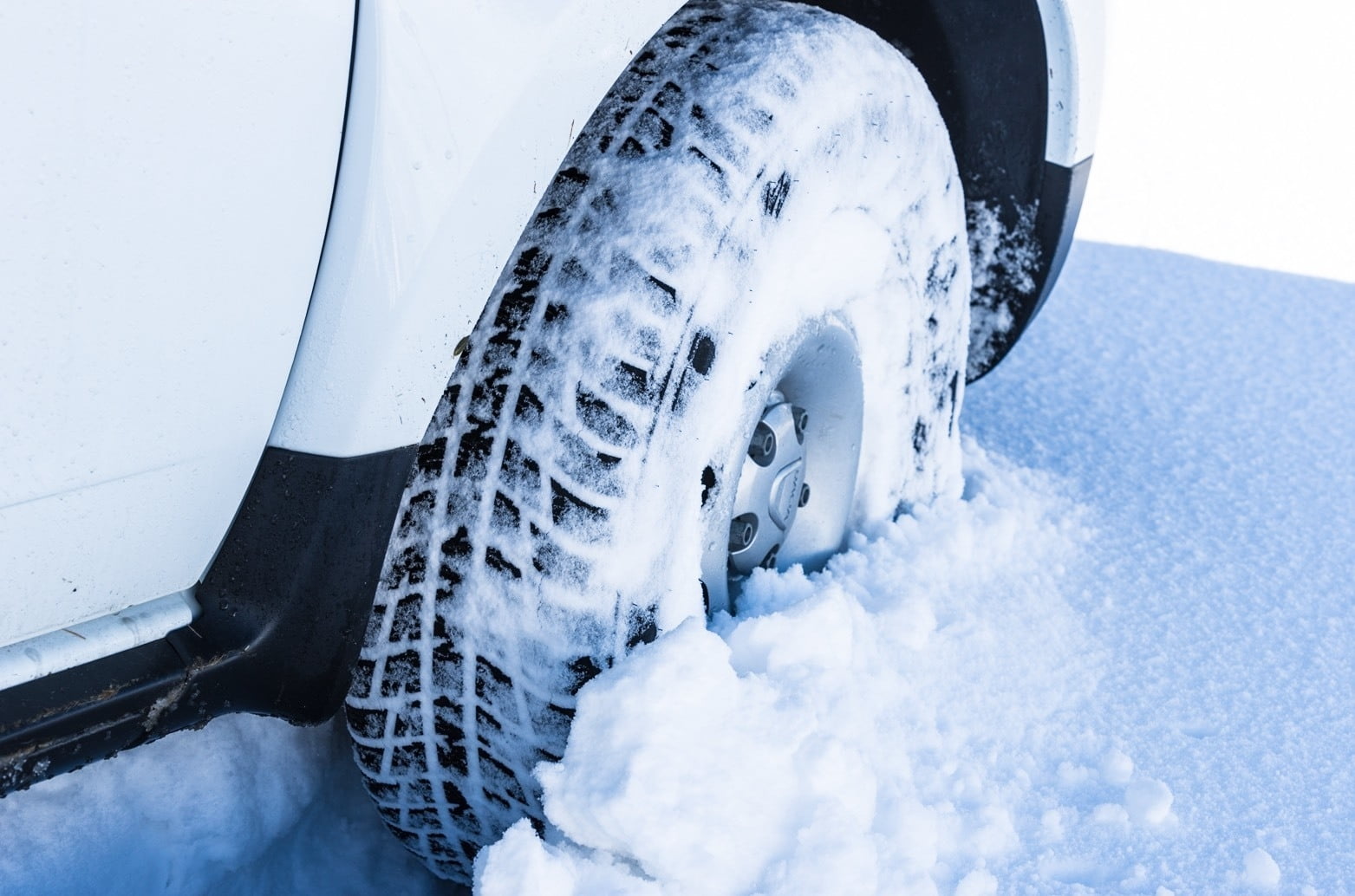 Sept bons conseils pour conduire sur la neige en toute sécurité